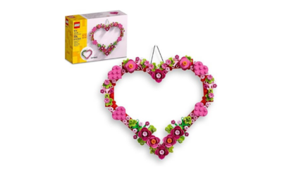 LEGO Heart Ornament Building Toy Set – DIY Valentine’s Day Craft for Kids (Ages 9+)